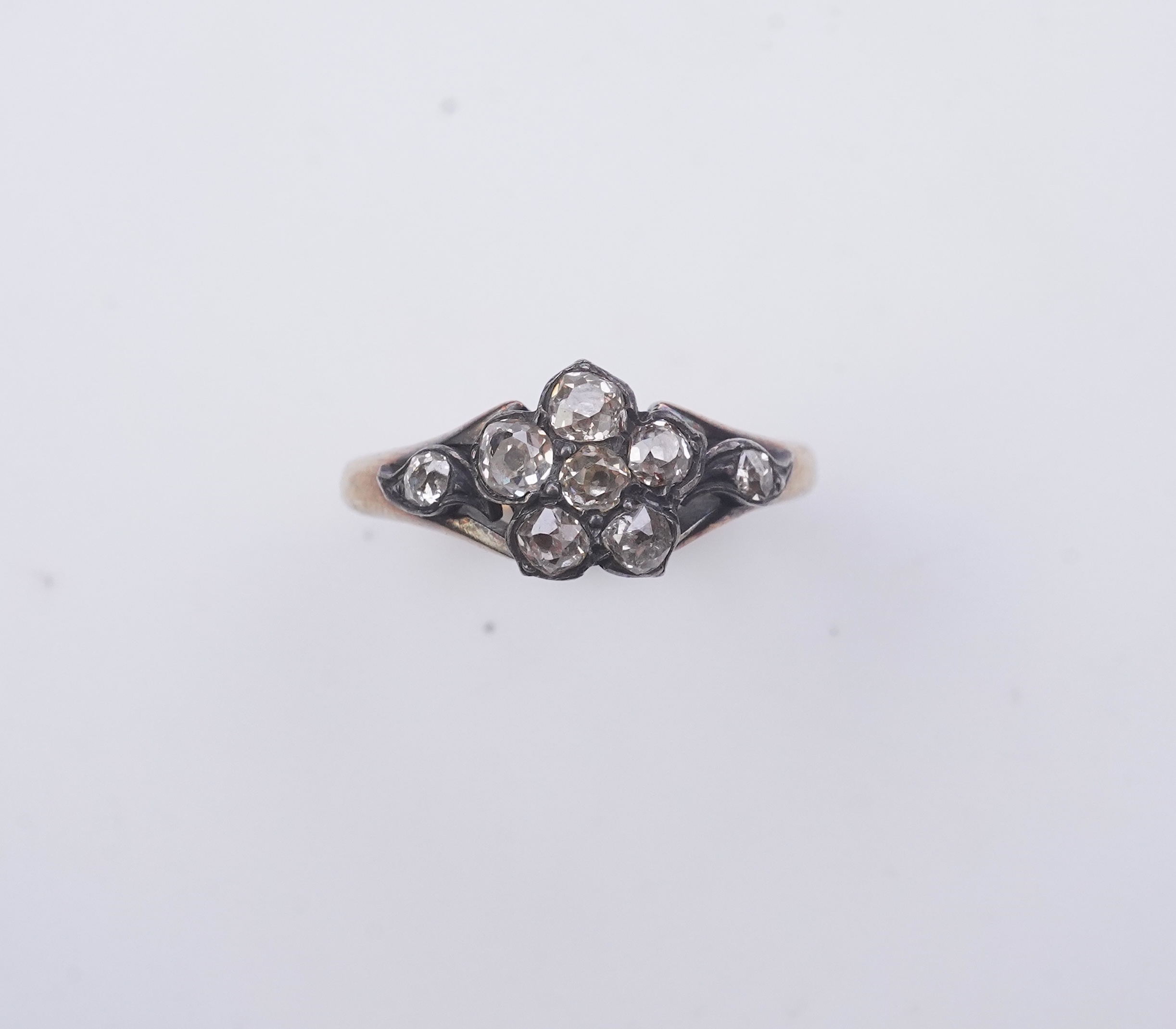 A Victorian diamond ring, late 19th century